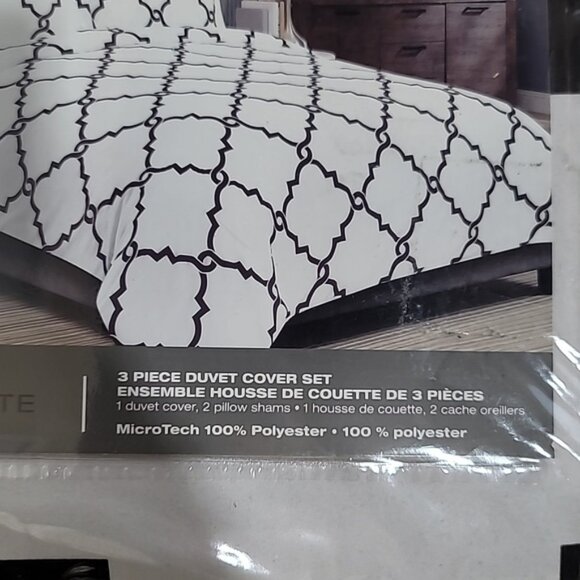 Tesla 3-Piece Duvet Cover Set - Picture 4 of 4